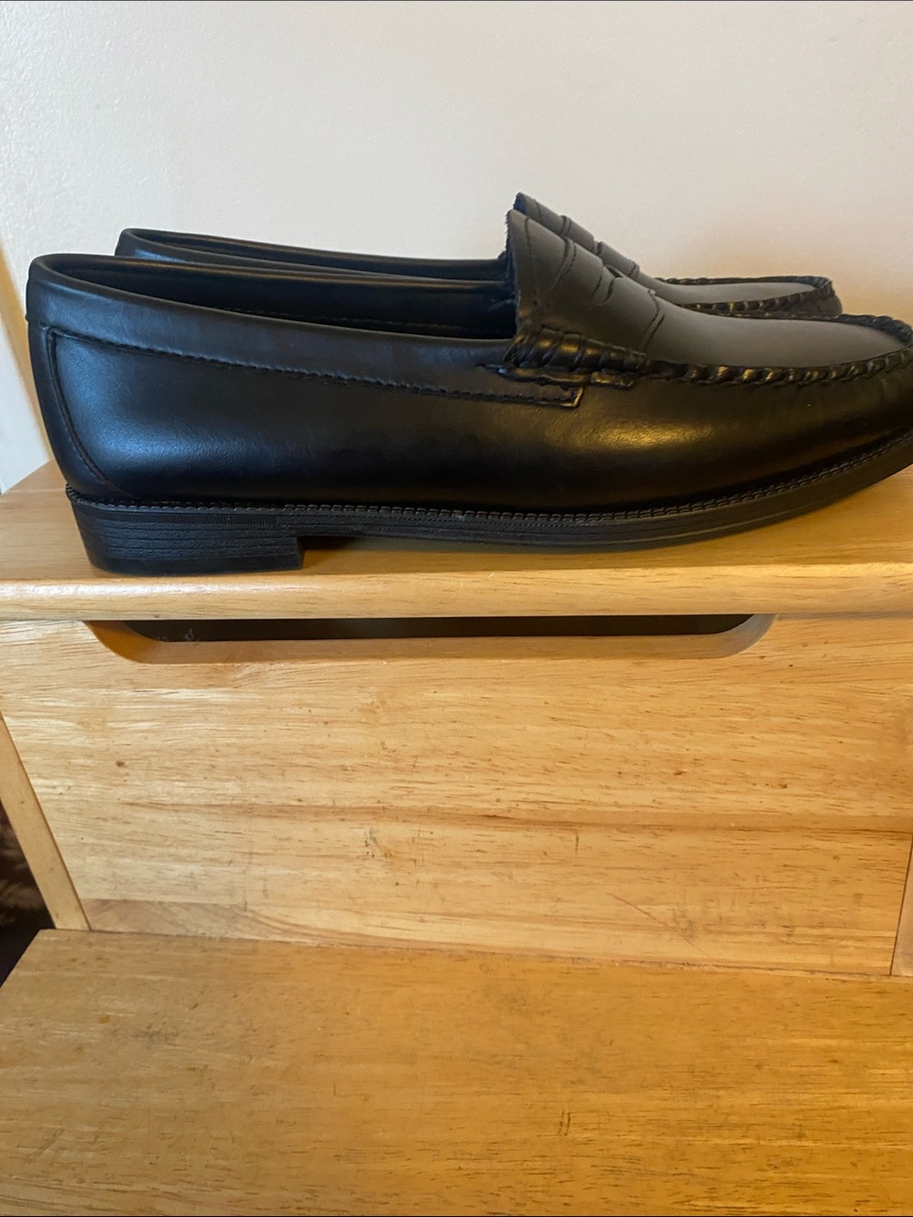 G.H. Bass women’s Whitney Easy Weejun Loafers. New in box. Never worn. SZ 8 - Picture 3 of 9